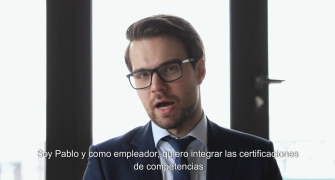 Fotograma del vídeo sobre los empleadores usando el sistema EPAI.